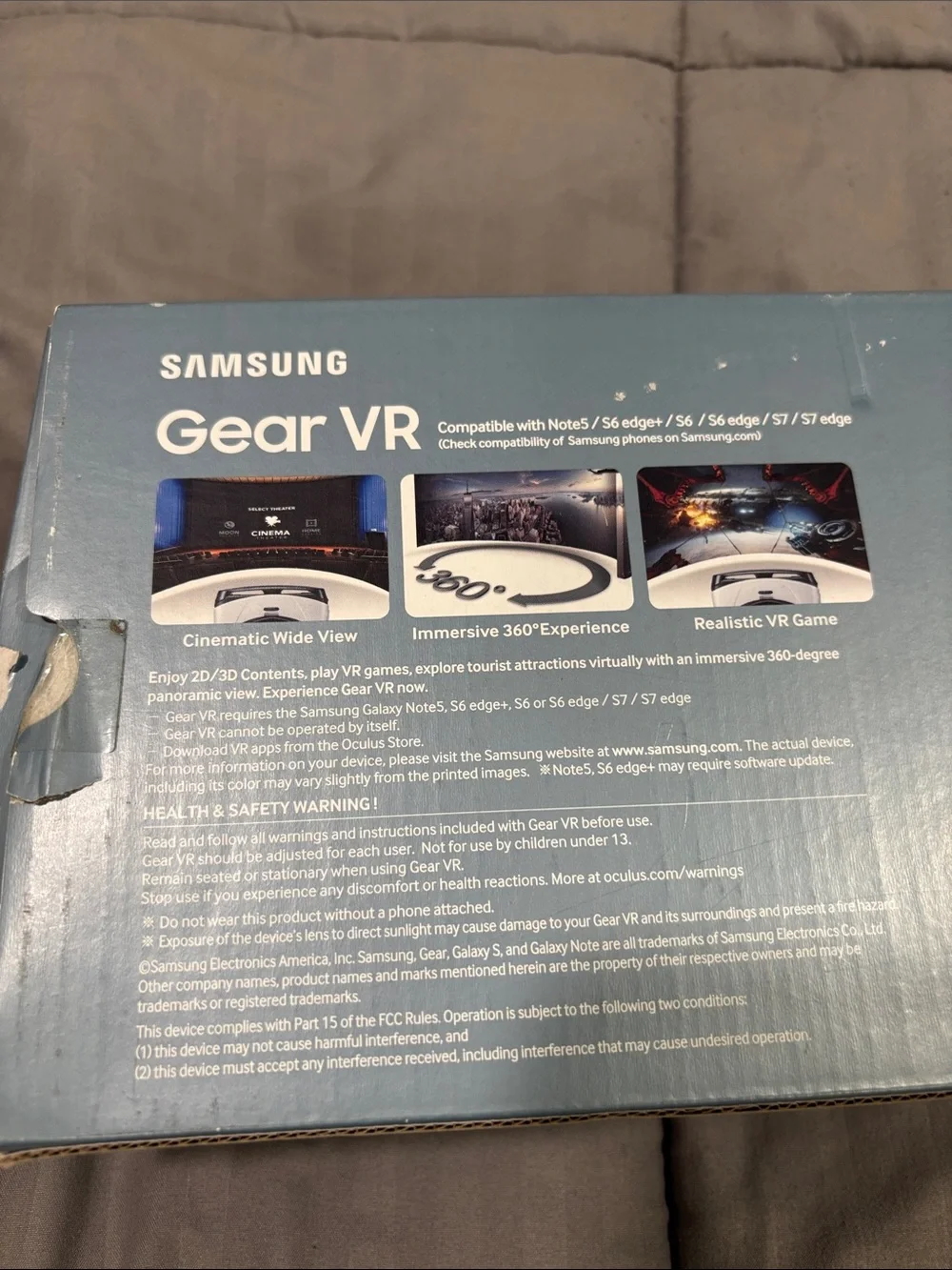 Samsung Gear VR Headset White and Black
